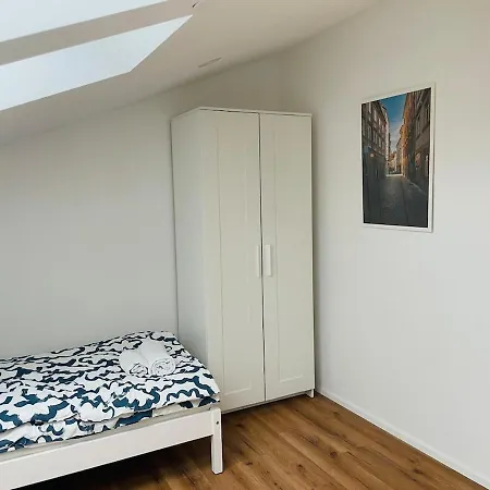 Rozna Rezidenca - Beautiful Attic For 6 People 아파트