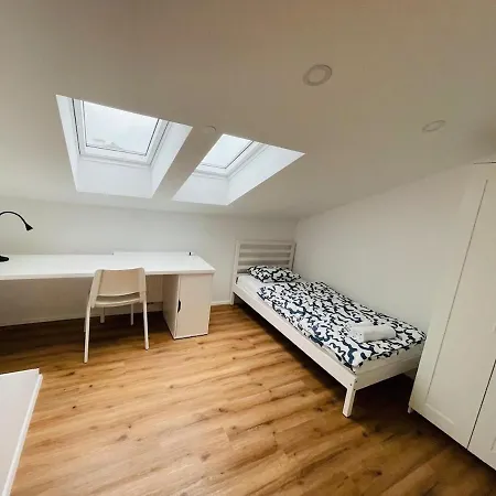 Rozna Rezidenca - Beautiful Attic For 6 People 아파트 *